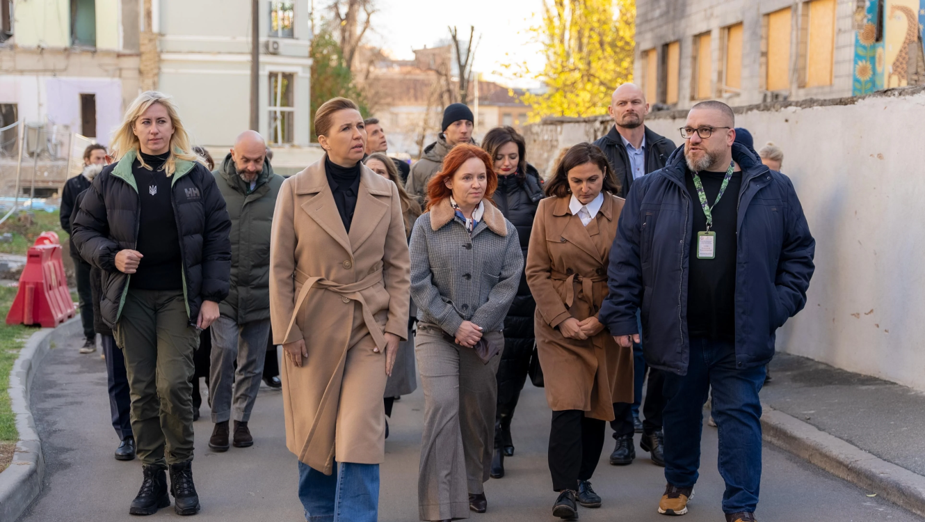 Премьер Дании Метте Фредериксен посетила «ОХМАТДЕТ», чтобы ознакомиться с состоянием восстановления больницы после ракетного обстрела