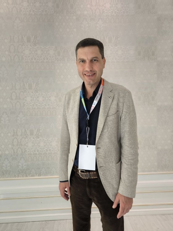 Максим Миколайович Пилипенко, лікар-анестезіолог, провідний фахівець ДУ  «Інститут нейрохірургії ім. акад. А.П.Ромоданова Національної академії медичних наук України», к. мед.н., завідувач відділення інтенсивної терапії та анестезіології