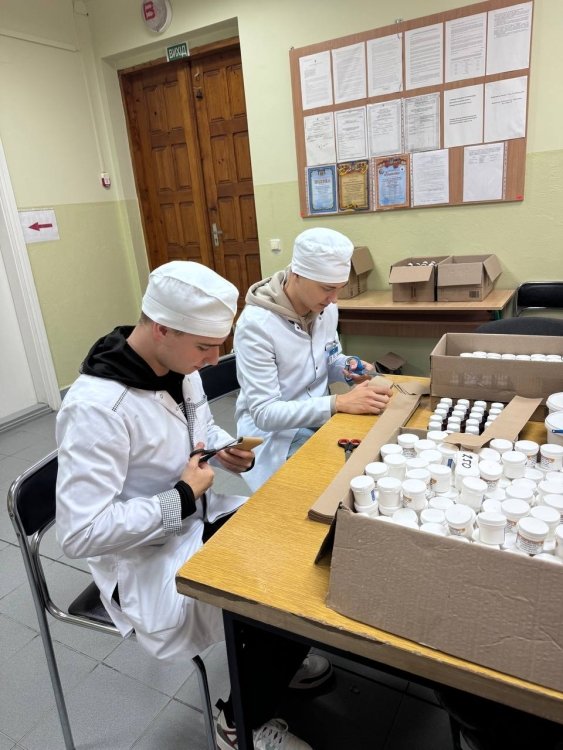 Процес виготовлення ліків на базі експериментальної аптеки навчально-практичного центру «Фармація»