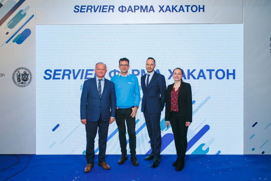 Фото с мероприятия по формированию soft skills, в партнерстве с Servier Украина