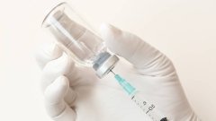 Брак інфікованих: Pfizer знову спіткнулася зі щепленням від бореліозу