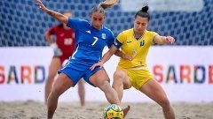Когда спорт бьёт по здоровью: как менструальный цикл «выбивает» футболисток из игры