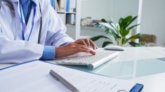 В ЭСЗ создано более 111,8 млн е-рецептов: как работает цифровое назначение лекарств /Magnific