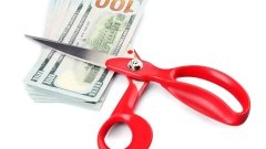 Экономят все: фармкомпания урежет зарплату своему боссу