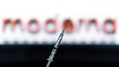 Moderna розпочала опорне випробування вакцини від пташиного грипу H5N1