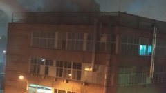 Ночью "загорелось" здание Киевского витаминного завода