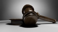 Компанія, викуплена Novartis, звинувачує швейцарського виробника у «песимізації» її активу