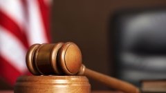 Суд відхилив давній позов акціонерів Celgene до Bristol Myers Squibb