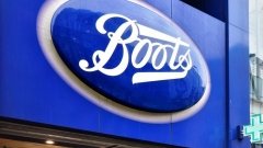 Щоб збільшити показники вакцинації, британська аптечна мережа майже вдвічі знизила ціну на щеплення від грипу