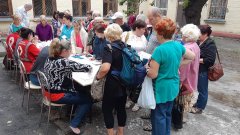 Вынужденные переселенцы в Запорожье получили ваучеры на приобретение медикаментов