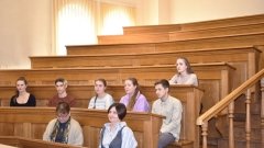 8 лучших студентов украинских вузов получили от «Фармак» стипендии