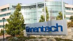 Genentech купує експериментальні онкопрепарати