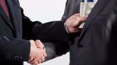 За что 35 крупных фармкомпаний заплатили 5 экспертам Минздрава Украины 9 млн грн?