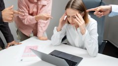 Ущемлять коллег и подчиненных будет себе дороже – предусмотрены штрафы и увольнение /freepik