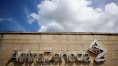 AstraZeneca приостанавливает инвестиции в науку на родине