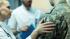 Государство будет оплачивать медико-психологическое сопровождение ветеранов с зависимостями /freepik