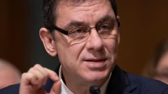 Зарплата гендиректора Pfizer виросла на 14%