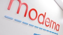 Поки акції Novavax падають, Moderna думає, куди подіти зайві гроші