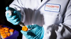 Трамп відібрав у Moderna гроші на розробку щеплення від пташиного грипу