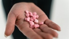 Держлікслужба наголошує: безпечні ліки – лише в аптеках