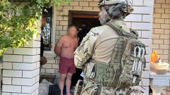 Полиция разоблачила военного медика, продававшего наркотики и психотропы /Национальная полиция