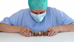 Львівщина серед аутсайдерів за рівнем зарплат медиків у 2024 році