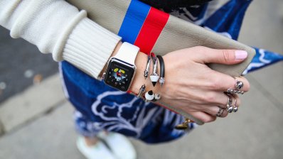 Продажи Apple Watch упали на 90%