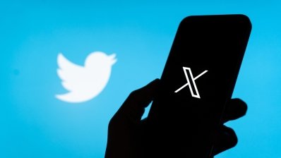 Бывший Twitter теряет рекламодателей. Как реагирует фарма?