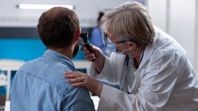 Нарушение слуха у ветеранов: какая бесплатная помощь доступна по Программе медицинских гарантий /Magnific
