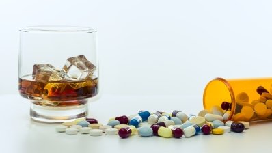 Чи можна поєднувати антидепресанти з алкоголем?