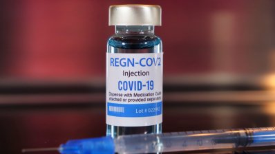 FDA одобрило комбинацию антител от Regeneron для лечения COVID-19