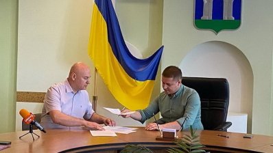 Підписання меморандуму про співпрацю між ЛДМУ та Рівненською міськрадою Фото: /Facebook