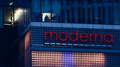 Moderna нарощує доходи від міжнародних продажів вакцин проти COVID