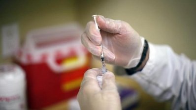10 фунтов за укол: британским аптекам будут доплачивать за COVID-вакцинацию