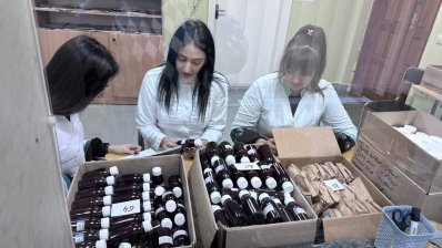 Процесс изготовления лекарств на базе экспериментальной аптеки учебно-практического центра «Фармация»