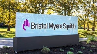 Bristol-Myers Squibb протестует против нового закона, снижающего цены на ее лекарства