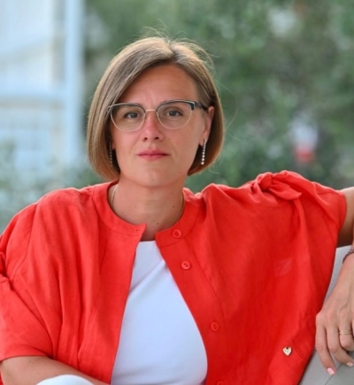 Олена В'ячеславівна Добровинська, лікарка-ендокринолог, дієтолог, к.мед.н., наукова співробітниця ДУ «Інститут ендокринології та обміну речовин імені В.П. Комісаренка НАМН України»