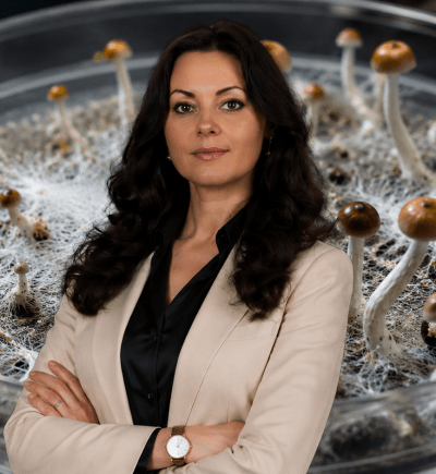 Інна Олександрівна Черненко, лікарка-психіатр вищої категорії, психотерапевтка,  к. мед. н., професорка кафедри військової психіатрії, медичної та клінічної психології Української військово-медичної академії, підполковник м/с ЗСУ (у відставці)