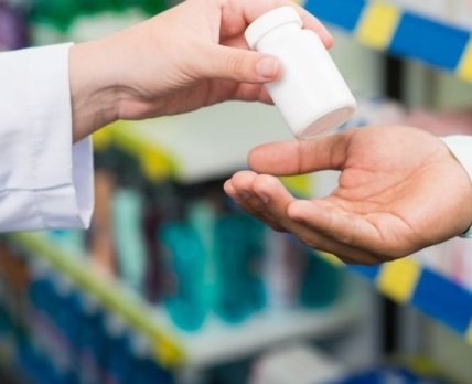 «Доступные лекарства»: Кабмин отменил бумажный рецепт на препараты по программе реимбурсации