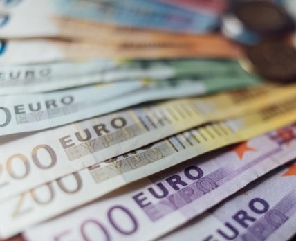 Мінус €900 мільйонів: скорочення витрат на науку у Франції викликало обурення