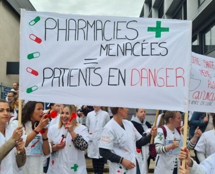 Во Франции прошла наимасштабнейшая за 10 лет забастовка фармацевтов: последствия и выводы /Twitter