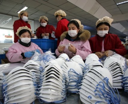 Китайская полиция задержала больше 1,5 тыс человек за реализацию поддельных медицинских масок