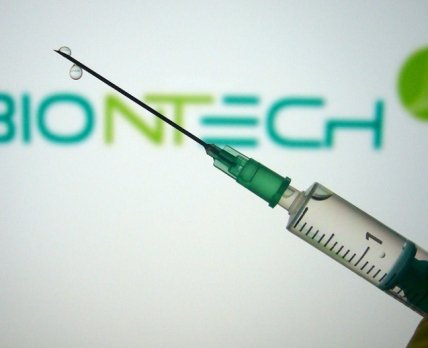 BioNTech підкреслює відмінності з Moderna у розробках протиракових вакцин