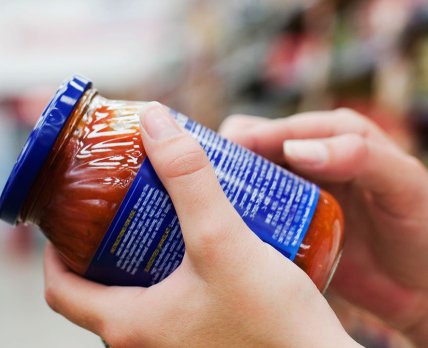 ЦГЗ: 23+% українців цікавляться складом харчових продуктів, а майже 77% — вимірювали собі тиск