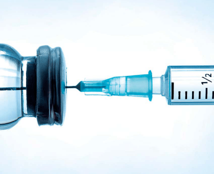 В Германии назвали более безопасную вакцину против COVID-19