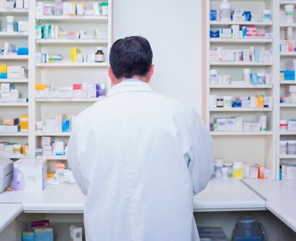 Перерегистрация препарата: куда и как надолго исчезают с аптечных прилавков лекарства