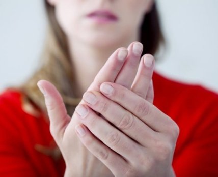 «Хвороба холодних рук» – як допомогти при синдромі Рейно та інших її причинах