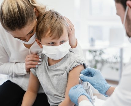 вакцинація дітей розпочнеться навесні /freepik