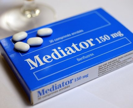 Во Франции начался суд над компанией Servier из-за смертельных исходов от препарата Mediator