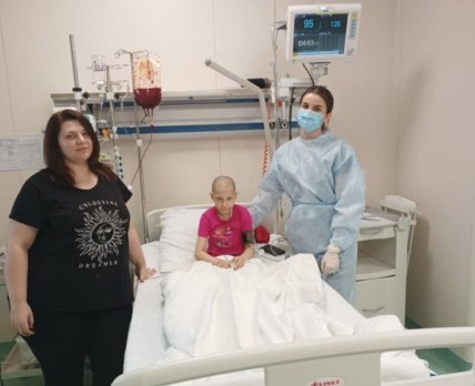 В Украине впервые трансплантировали костный мозг ребенку с синдромом Хойерала-Хрейдерссона